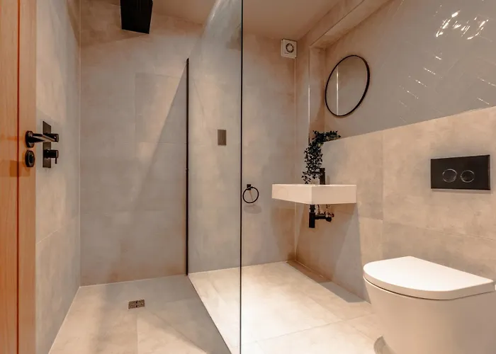 Cosy Serviced Flat In Westbury On Trym شقة