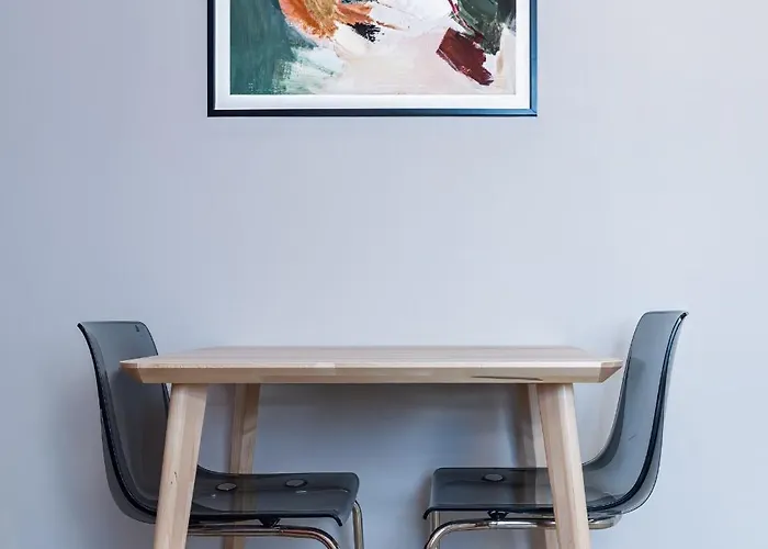 Cosy Serviced Flat In Westbury On Trym شقة