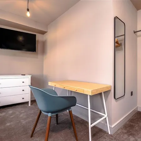 Апартаменти Cosy Serviced Flat In Westbury On Trym Бристоль